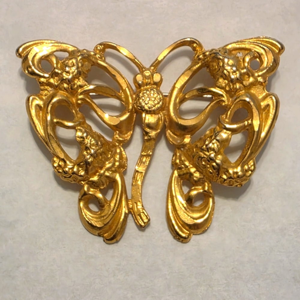Vintage Gold Toned Metal Butterfly Brooch With Art Nouveau Style Wings Pin EUC